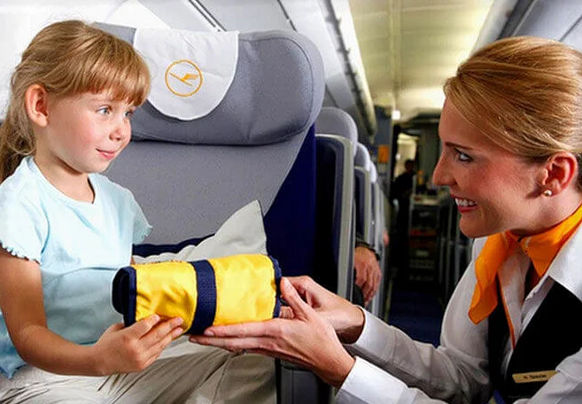 Сопровождение детей в самолете