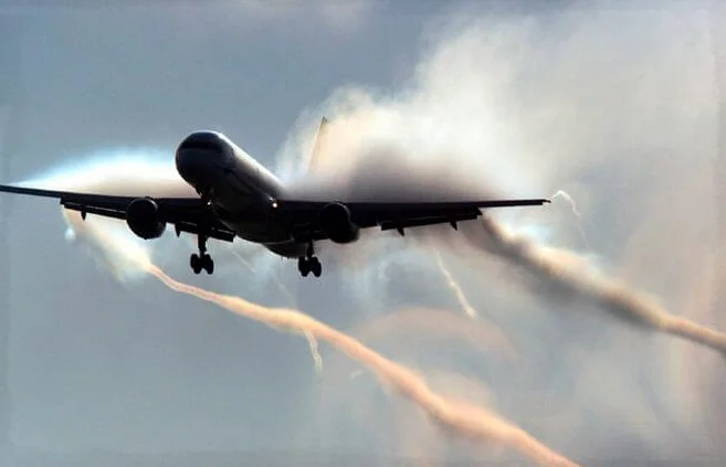 Выбросы в атмосферу самолета