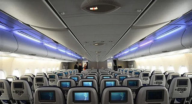 Airbus A380 пассажирская кабина