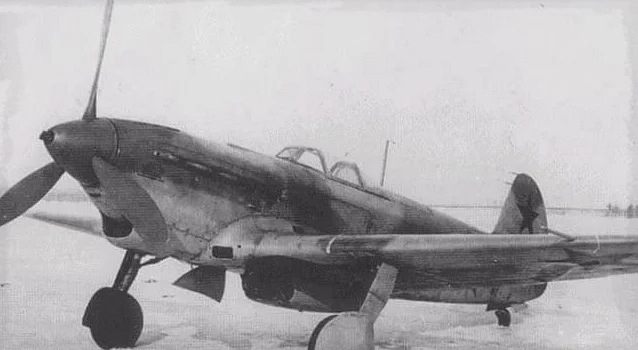 Истребитель ЯК-9 1942 года