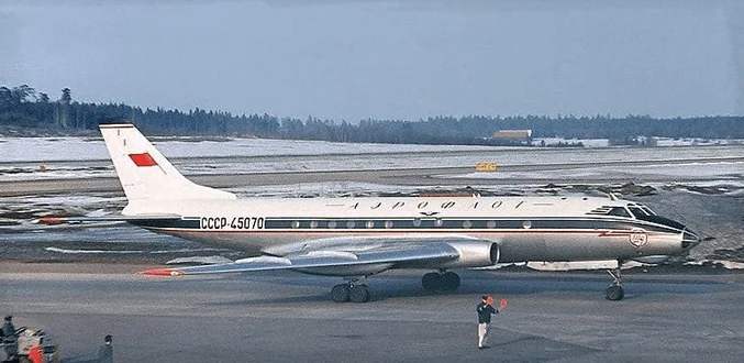 Посадка Ту-124 на Неву