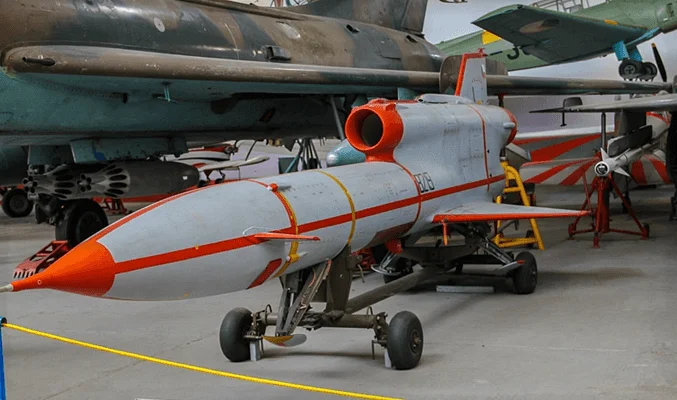 Беспилотник Ту-143